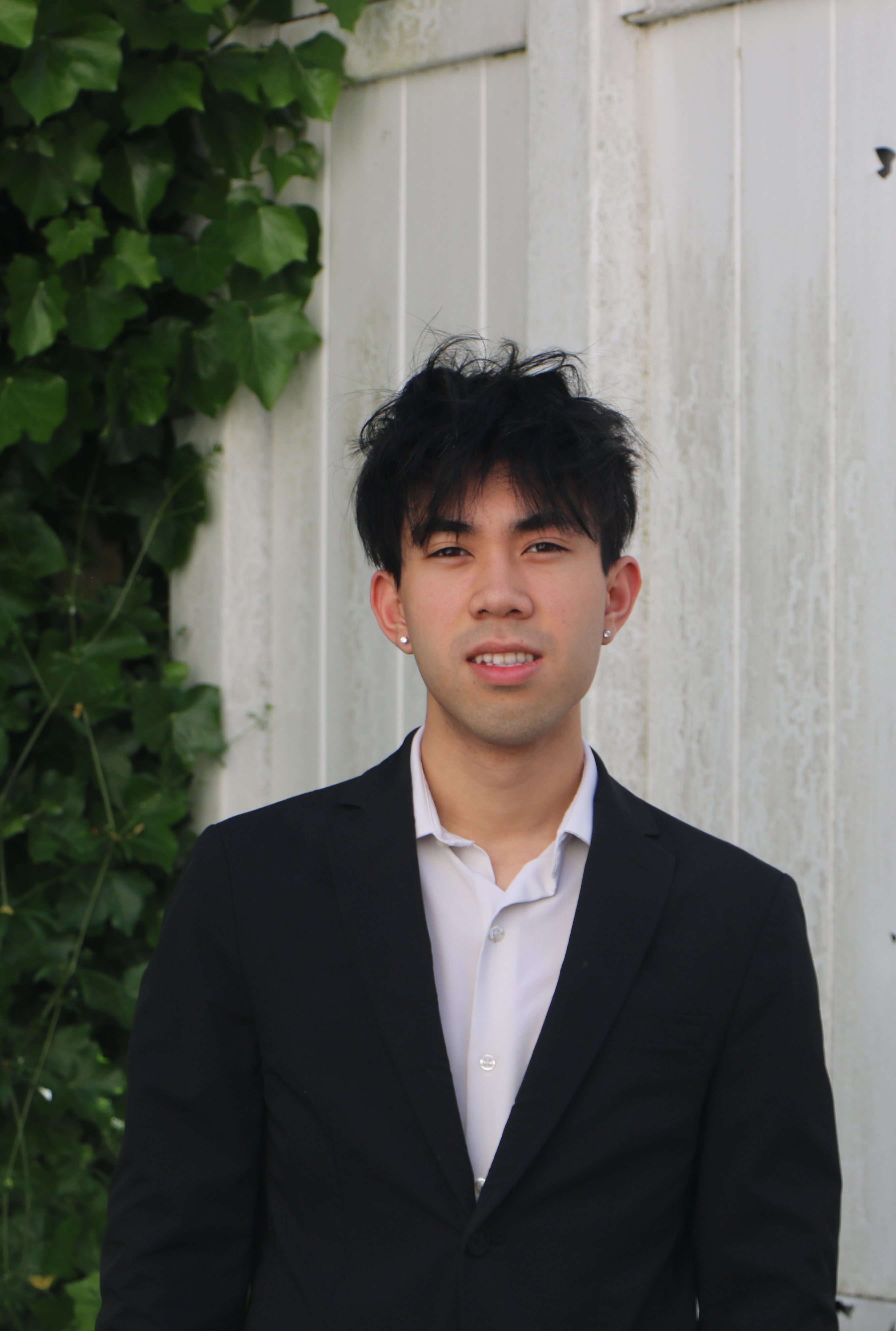 Picture of Matthew Nguyen. He is very handsome.